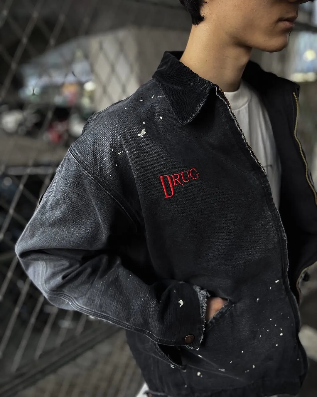 SAINT Mxxxxxx DETROIT JACKET/DRUG/BLK Detroit Workwear Washed and Distressed Jacket Washed Black S-XL A super heavy-duty Detroit jacket. It took more than 3 months to develop. All details. No detail. Complete reproduction and restoration. Customized washed and faded Assute canvas fabric. Rewashed the watermark to make the bones irregular and white. MX6 LOGO buttons, molded custom placket with LOGO zipper, no special shape zipper on chest